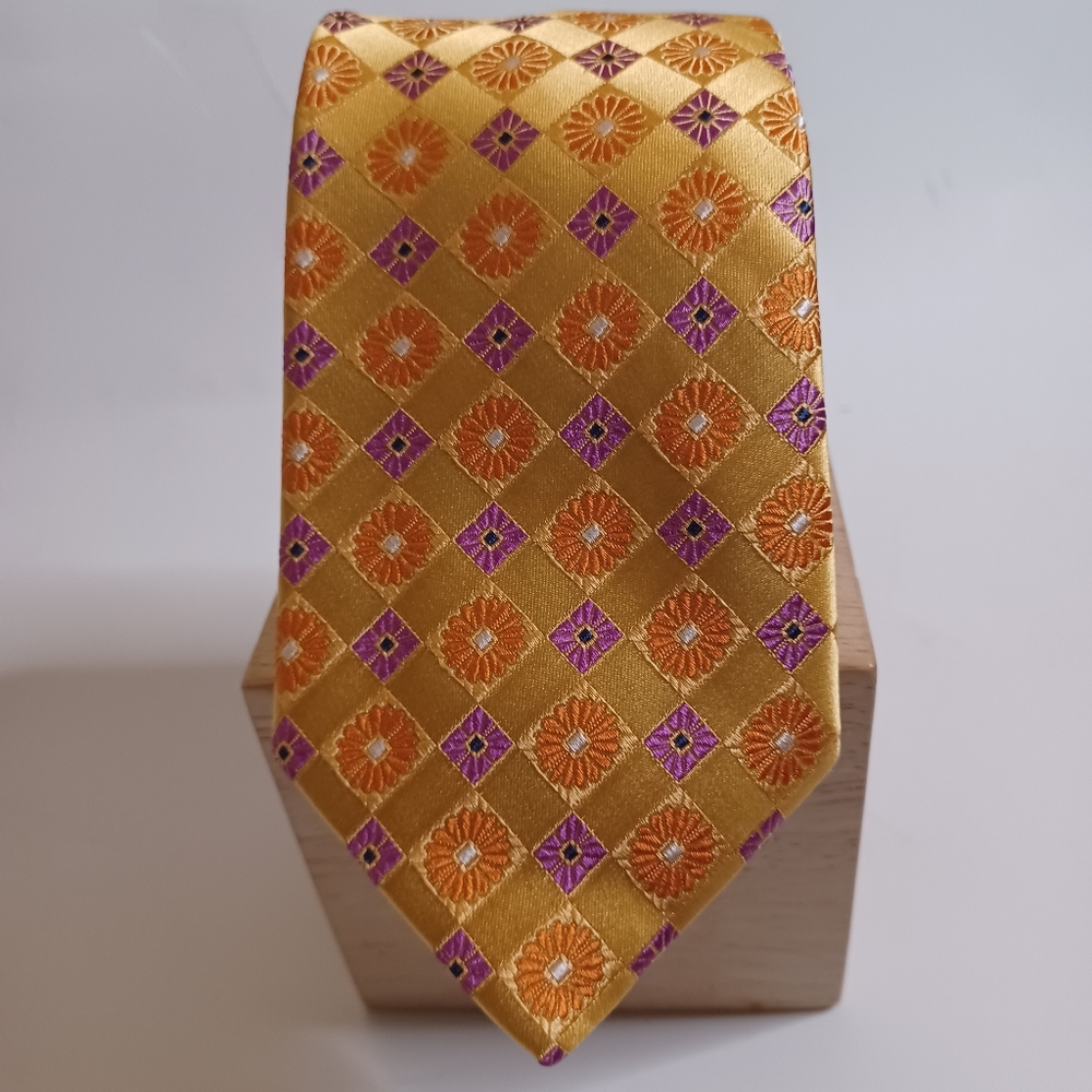 Barbara Blank Men's Multi-colored Geometric Silk Tie.